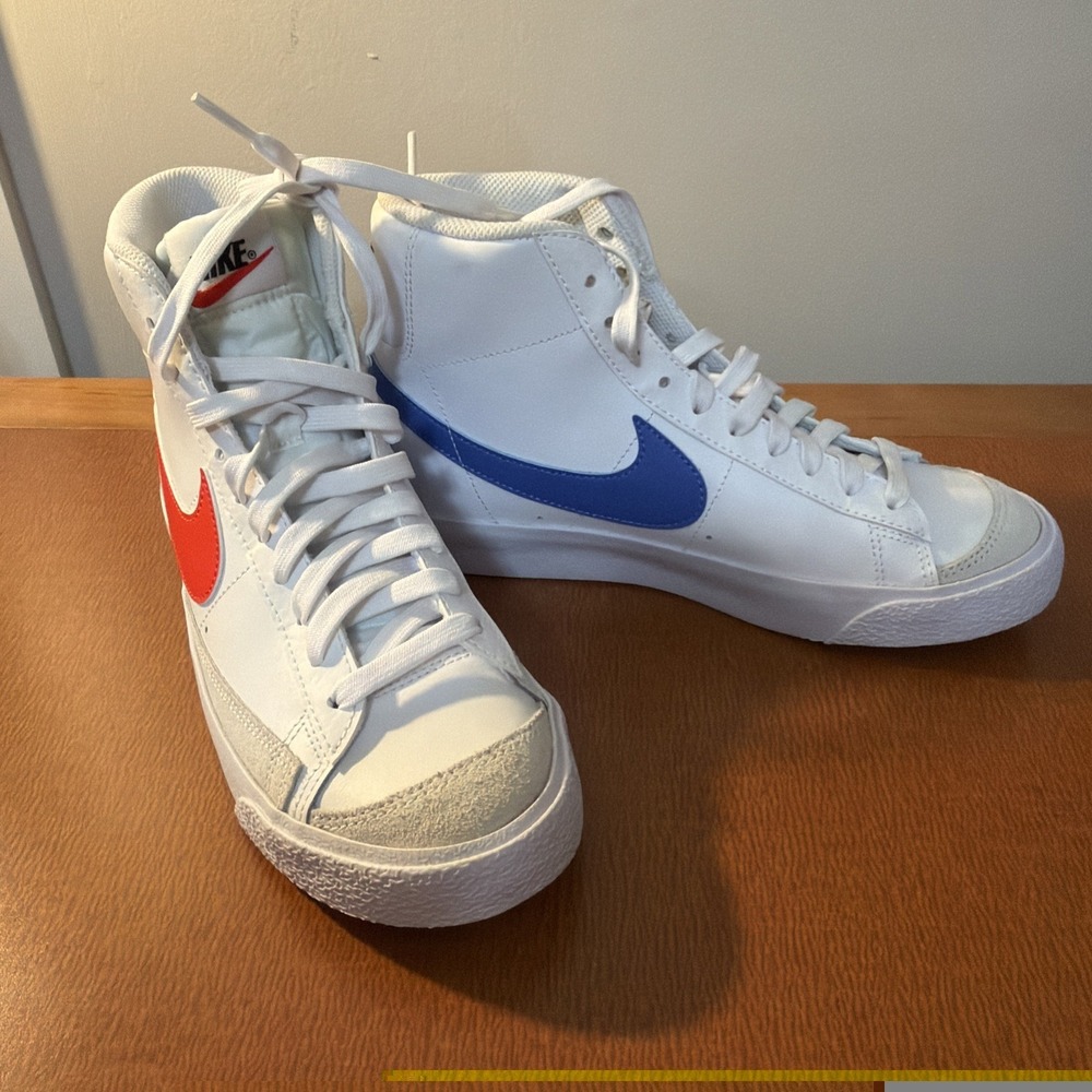 Nike Blazer‎ Mid '77 Vintage Mismatched Swoosh Blue Red Youth Size 6